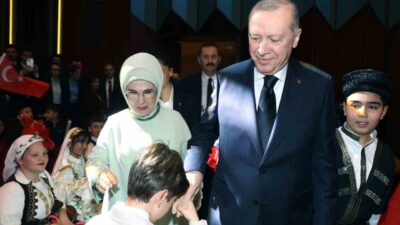 Cumhurbaşkanı Recep Tayyip Erdoğan, “İnsanlık zincirinin ebediyet halkası olan siz