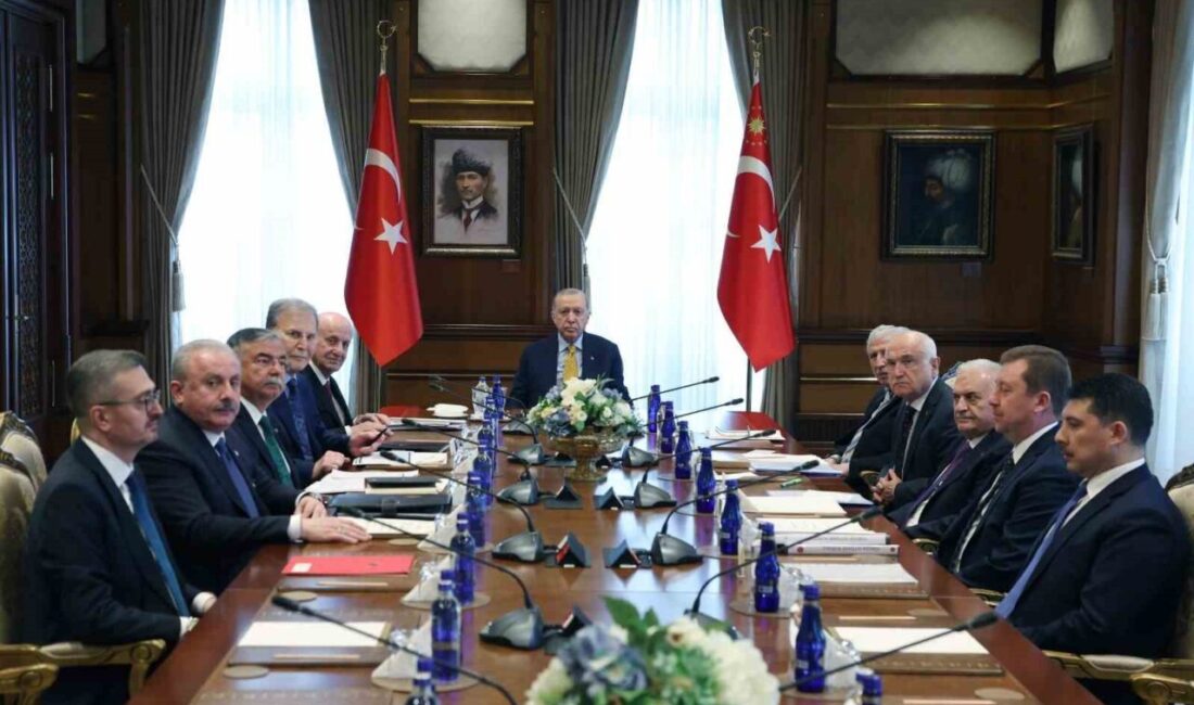 Cumhurbaşkanı Recep Tayyip Erdoğan başkanlığında, Cumhurbaşkanlığı Yüksek İstişare Kurulu (YİK)