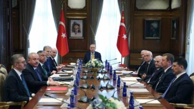 Cumhurbaşkanı Recep Tayyip Erdoğan başkanlığında, Cumhurbaşkanlığı Yüksek İstişare Kurulu (YİK)