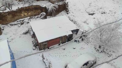 Bayburt’un Demirözü ilçesinde 20 Nisan’da etkili olan kar yağışı sonrası