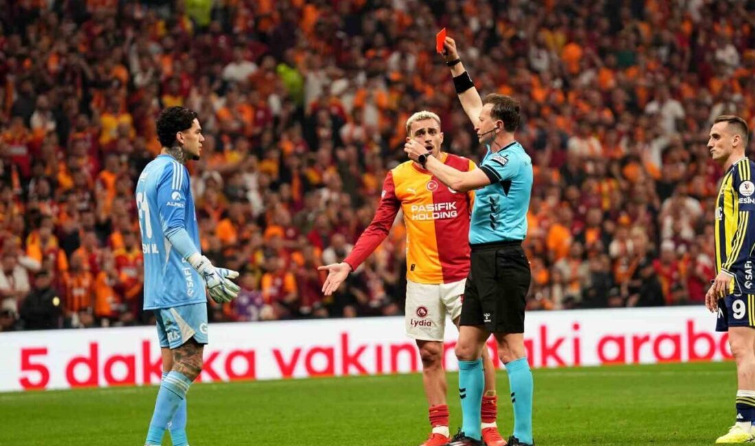 Fenerbahçe’de derbinin faturası ağır oldu. Sarı-lacivertliler ezeli rakibine mağlup olurken,