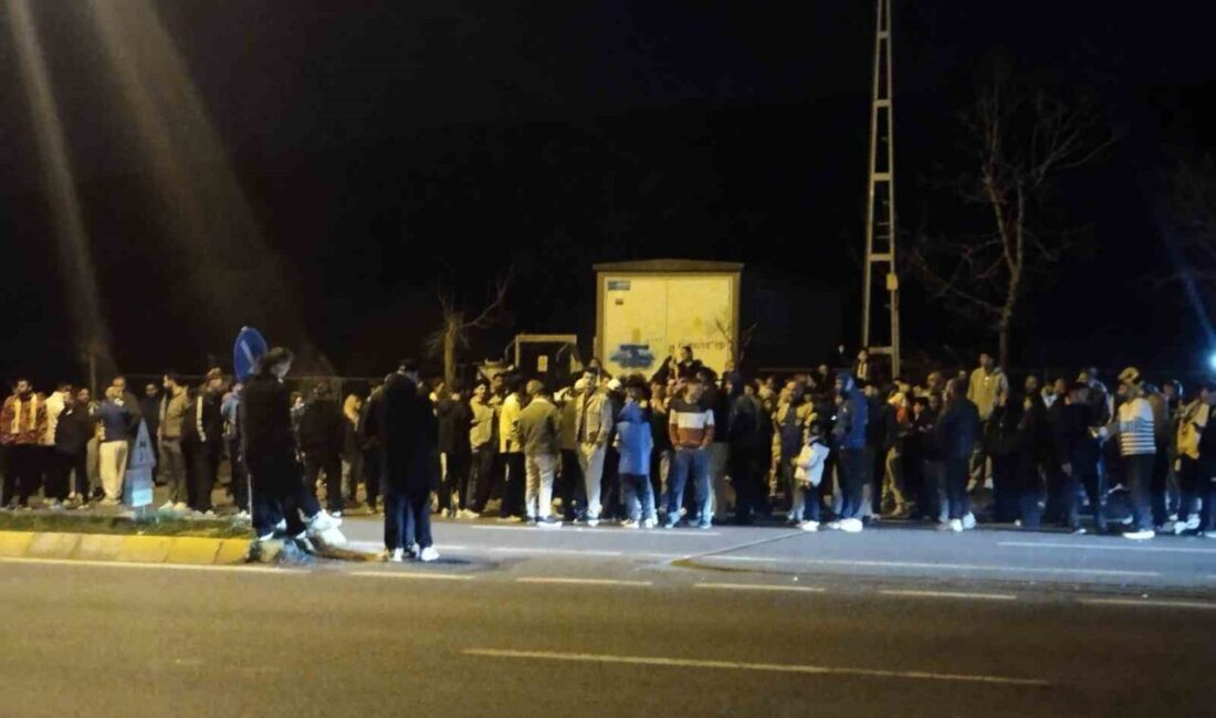 Süper Lig’de Fenerbahçe’nin Beşiktaş’ı 1-0 mağlup etmesinin ardından sarı-lacivertli taraftarlar