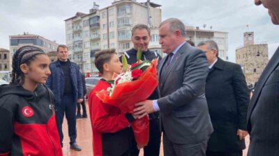 Gençlik ve Spor Bakanı Osman Aşkın Bak, Sinop Şehir Stadyumu’nun