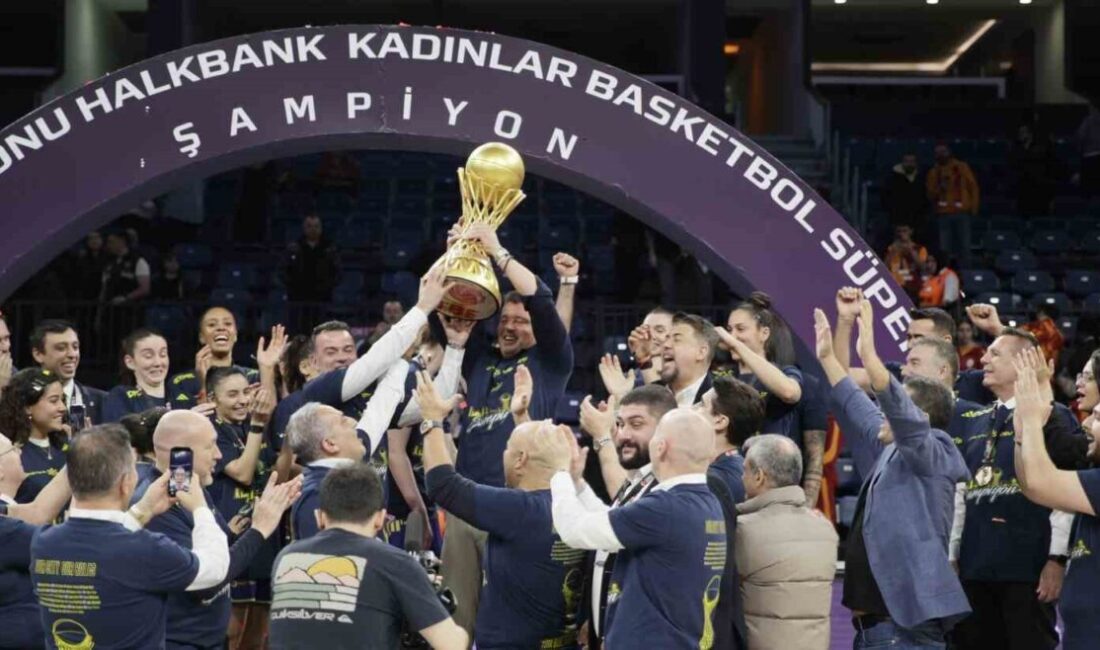 Fenerbahçe, Halkbank Kadınlar Basketbol Süper Ligi final serisi 3. maçında