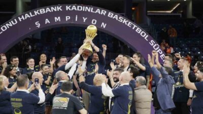 Fenerbahçe, Halkbank Kadınlar Basketbol Süper Ligi final serisi 3. maçında