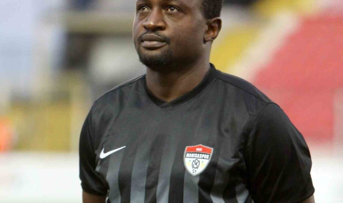 Türkiye’de Sivasspor, Beşiktaş, Karabükspor, Başakşehir ve Manisaspor formaları da giyen