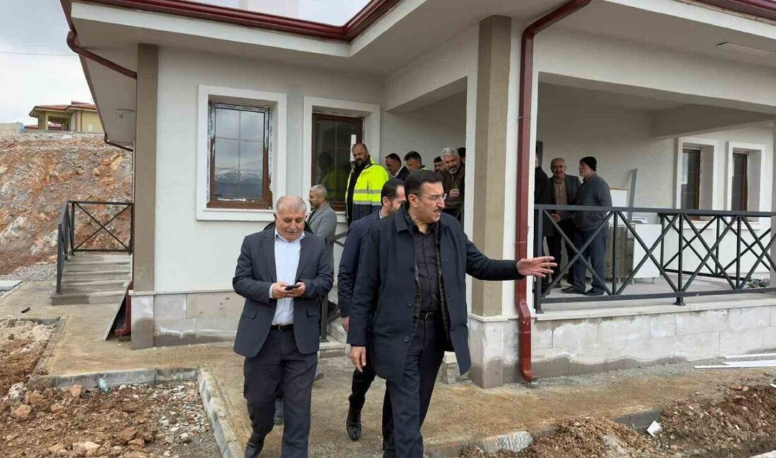 AK Parti Malatya Milletvekili Bülent Tüfenkci, Doğanşehir’e bağlı Erkenek Mahallesi’nde