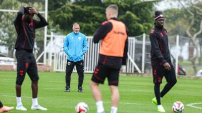 Samsunspor, Beşiktaş karşılaşması öncesinde son provasını tamamladı. Kırmızı-beyazlı ekip, taraftarı