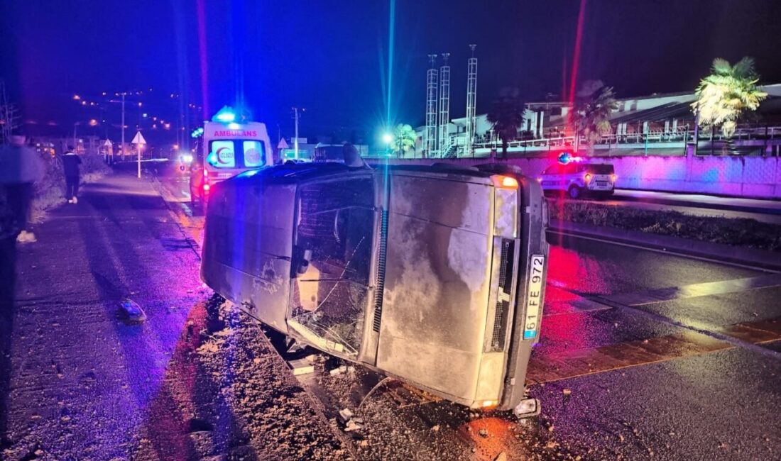 Trabzon’un Araklı ilçesinde meydana gelen trafik kazasında 2 kişi yaralandı.