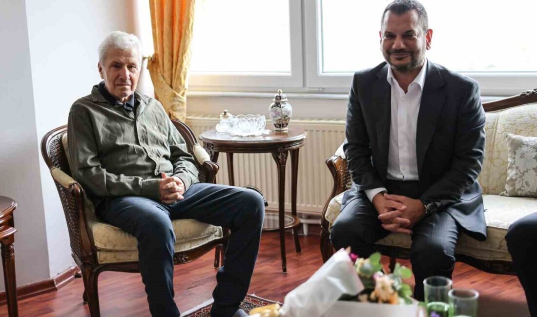 Trabzonspor’un eski başkanı ve futbolcusu Atay Aktuğ, hayatını kaybetti. Trabzonspor’un