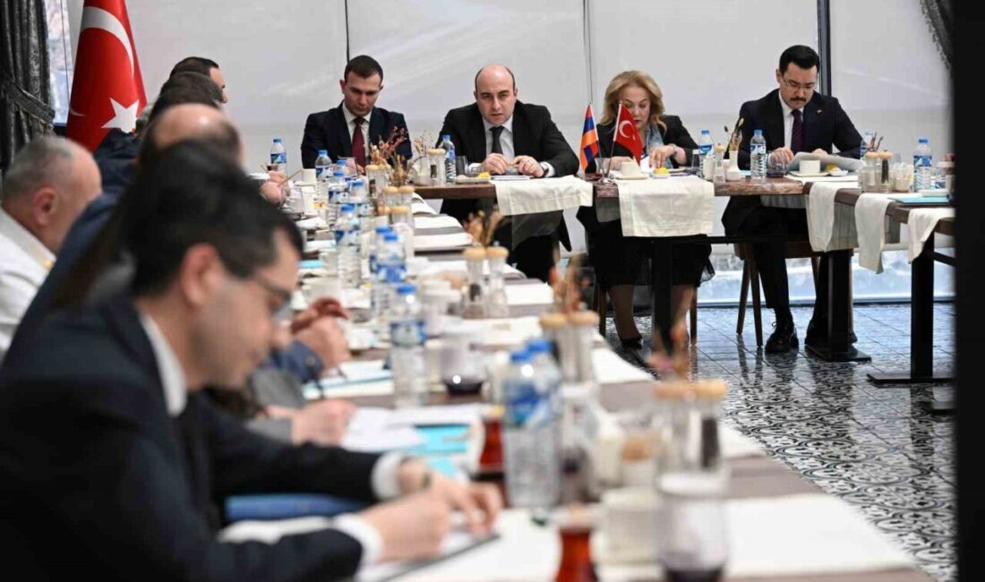 Türkiye ile Ermenistan arasında düzenlenen, Kars-Gümrü demiryolunun rehabilitasyonu ve faaliyete