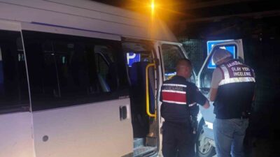 Sakarya’nın Akyazı ilçesinde çıkan silahlı kavgada 2 kişi yaralandı. Yaralılar,