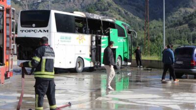 Amasya’da şehirler arası otobüs terminalinde park halindeki yolcu otobüsünde çıkan