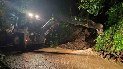 Trabzon’un Araklı ilçesinde etkili olan yoğun yağış sonrası gelen ihbarlara