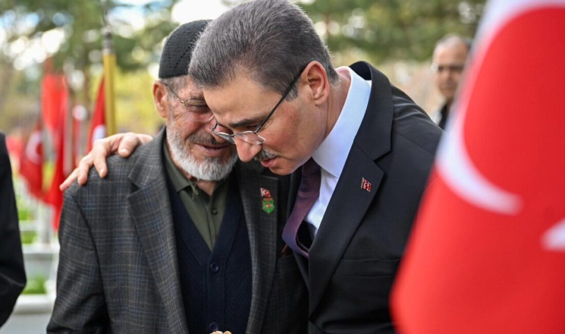 Erzurum Valisi Aydın Baruş ve protokol üyeleri, Arafe Günü dolayısıyla