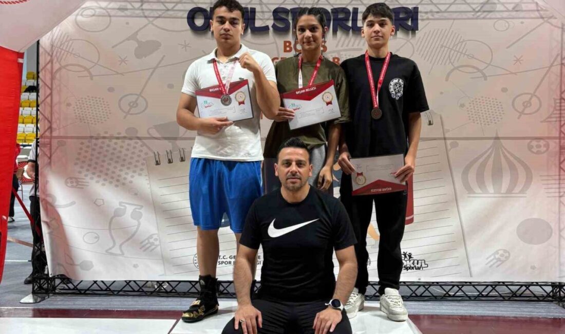 Bayburt’un ev sahipliğinde gerçekleştirilen Okul Sporları Gençler-B Erkekler ve Kadınlar