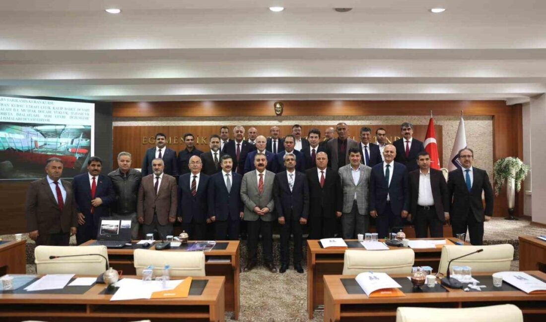 Erzurum Büyükşehir Belediye Başkanı Mehmet Sekmen, yeniden Doğu Anadolu Belediyeler