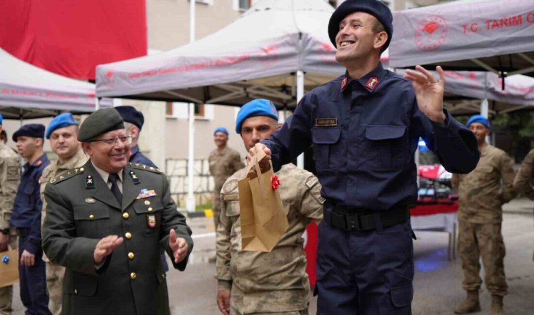 Bayburt’ta düzenlenen temsili askerlik töreninde 13 engelli vatandaş, asker üniforması
