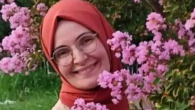 Bayburt’ta görev yapan matematik öğretmeni Büşra Yiğit, kanser tedavisi gördüğü