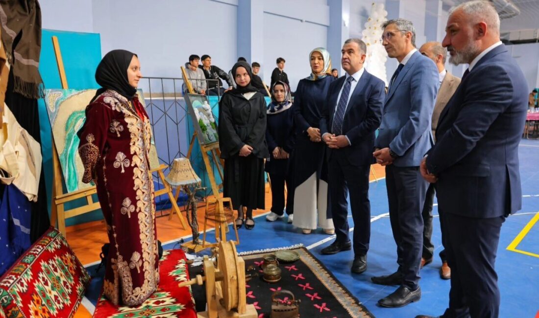 Bayburt Çoruh Kız Mesleki ve Teknik Anadolu Lisesi öğrencilerinin yıl