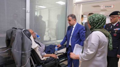 Bayburt Valisi Mustafa Eldivan, Kurban Bayramı dolayısıyla Bayburt Devlet Hastanesinde