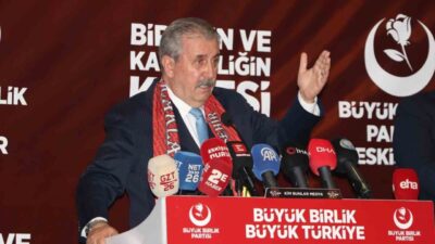 Büyük Birlik Partisi (BBP) Eskişehir Olağan İl Kongresi’nde konuşan BBP