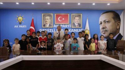 AK Parti Denizli İl Başkanı Muhammet Subaşıoğlu, il başkanlığı binasında
