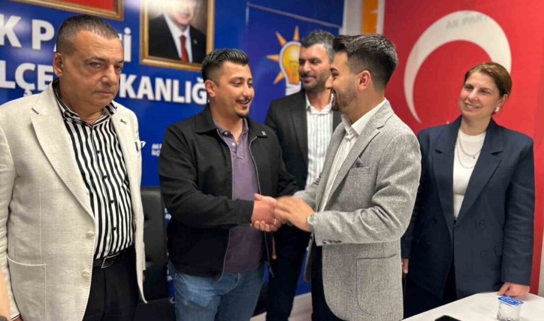 Denizli’de dikkat çeken bir geçiş yaşandı. CHP Çardak İlçe Gençlik
