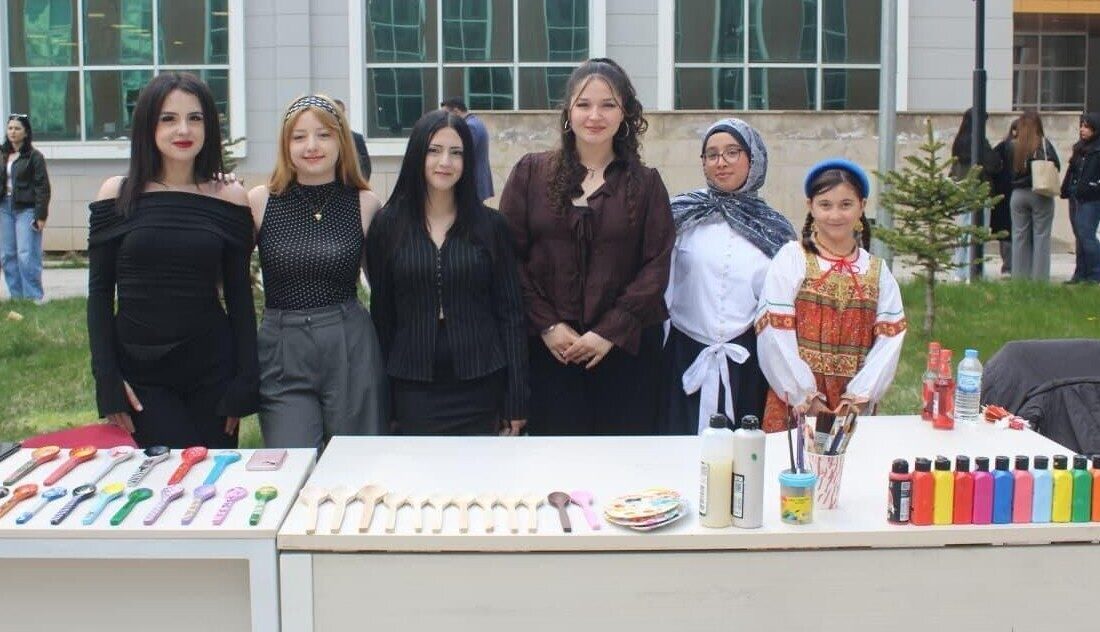 Atatürk Üniversitesi Edebiyat Fakültesi Rus Dili ve Edebiyatı Bölümü tarafından
