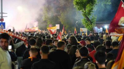 Galatasaray’ın şampiyonluğunu ilan etmesinin ardından Edirne’de sarı-kırmızılı taraftarlar sokaklara döküldü.