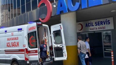 Erzincan’da kurbanlık keserken kendini yaralayan acemi kasaplar koşarak hastanelere gitti.