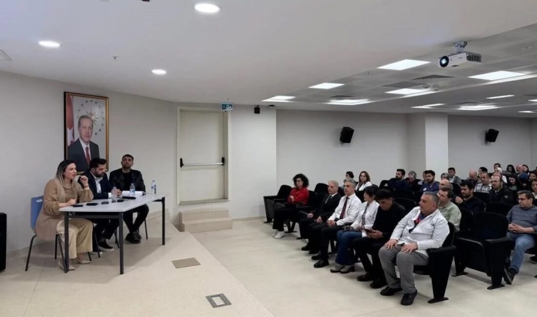 Erzincan İl Sağlık Müdürlüğü tarafından sağlık personeline yönelik “Mesleki Sorumluluk