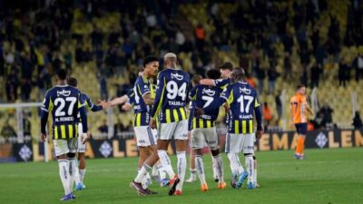 Trendyol Süper Lig’de Fenerbahçe, RAMS Başakşehir’i 3-1 yenerken, rakibine karşı