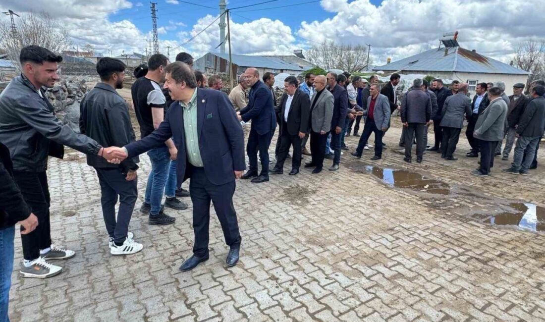 Erzurum’un güney ilçeleri olan Tekman ve Karayazı’da vatandaşlarla bir araya