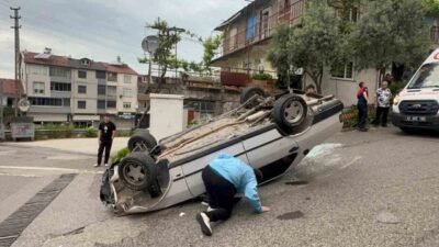 Zonguldak’ın Alaplı ilçesinde freni boşaldığı iddia edilen Tofaş marka otomobilin
