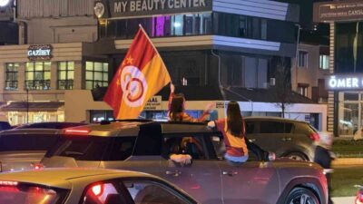 Trendyol Süper Lig’de şampiyonluğunu ilan eden Galatasaray taraftarları, Sakarya’da büyük