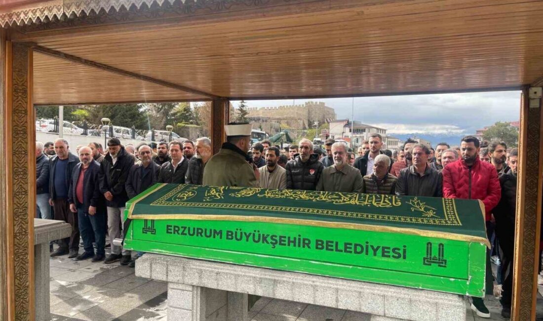 Erzurumlu duayen gazeteci Orhan Akdal son yolculuğuna dualarla uğurlandı. Merhum