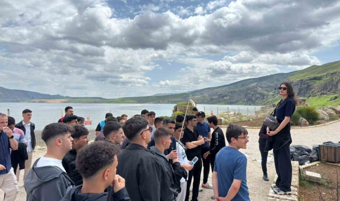 Bayburt Gençlik Merkezleri tarafından erkek öğrenci grubuna yönelik Hasankeyf ve