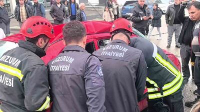 Erzurum’da halk otobüsü ile otomobilin çarpıştığı kazada 4 kişi yaralandı.