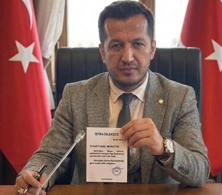 İYİ Parti Turgutlu İlçe Başkanı Özgür Seyhan, parti içinde yaşanan