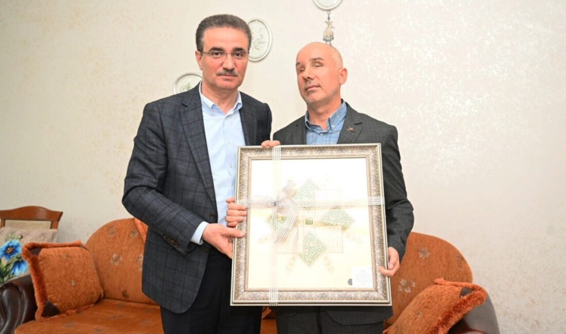 Erzurum Valisi Aydın Baruş, Kurban Bayramı dolayısıyla kentteki kahraman gazileri