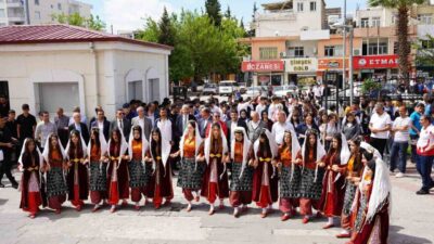 Adıyaman’ın Kahta ilçesinde Gençlik Haftası kapsamında gençlik yürüyüşü düzenlendi. Kahta