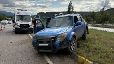 Kastamonu’nun Tosya ilçesinde kontrolden çıkan kamyonetin takla attığı kazada 4