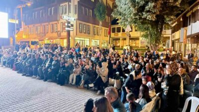 Erzincan’ın Kemaliye ilçesinde düzenlenen Gençlik Bayramı Fasıl Gecesi, yoğun katılımla