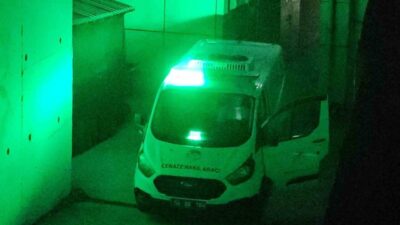 Sakarya’nın Sapanca ilçesindeki lüks bir otelin kapalı havuzunda yüzdüğü sırada