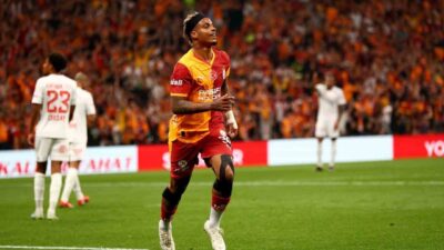 Galatasaray’ın Gabonlu futbolcusu Mario Lemina, Antalyaspor maçıyla bu sezonki 3.