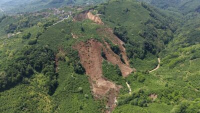 Ordu’nun Fatsa ilçesinde yağışların ardından yaşanan ve tahmini 400 dönüm