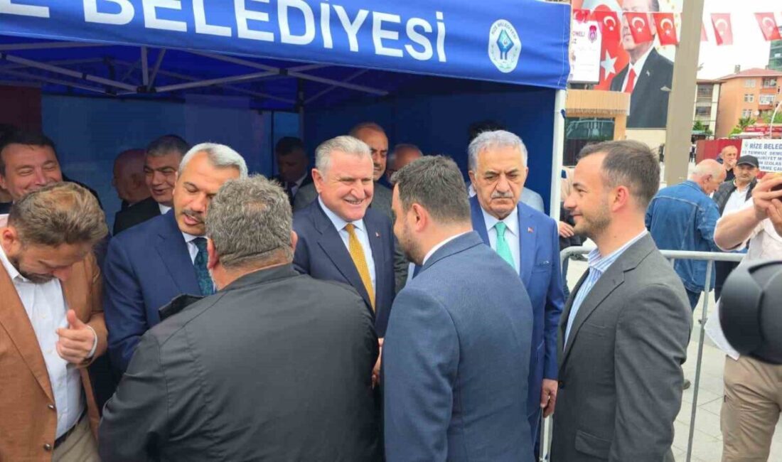 Gençlik ve Spor Bakanı Osman Aşkın Bak, Fenerbahçe takım otobüsünün