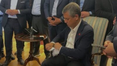 Mutlak butlan kararı ile CHP Genel Başkanlığı görevinden alınan Özgür