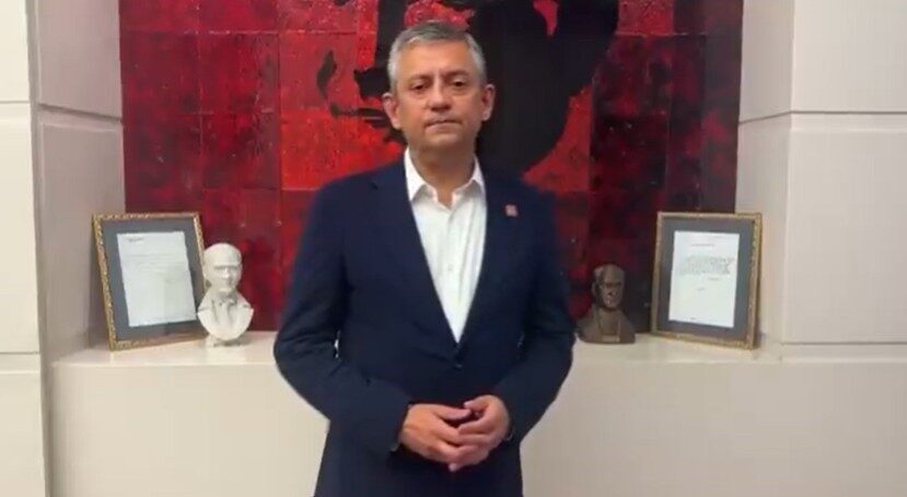 Özgür Özel yaptığı videolu açıklamada, “Milletimizi, sevenlerimizi sözle tepki göstermeye,